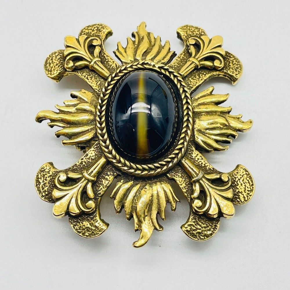 Accessocraft NYC Gold Tone Maltese Cross Brooch Black Cats Eye Cabochon - Picture 3 of 8